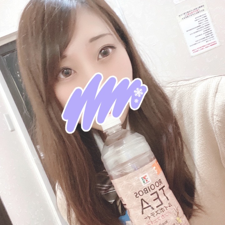 お兄様逢いに来てくれないかなぁ💭💕

大好きなルイボスティーとの1枚💕