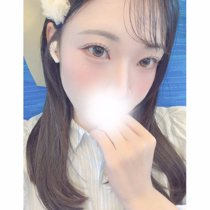 .
珍しい私服プライベート写真､､､📷💕
雰囲気違います☝🏻💭

昨日は台風予報のなか
会いにきてくれてありがとうございました😭
🈵枠ほんとに嬉しい🥲🩷
少し早いですが今月ラストでした😣

6月はリフレッシュもかねてお休みが多かったのに
かなの出勤予定に合わせて会いにきてくれる方が多くてほんとに感謝です🙇🏻‍♀️
やっと会えたー❗️って言ってくれる方ばかりで
めちゃくちゃ嬉しいよほんと助かる大好き😭
7月からは頑張って出勤します💪🏻
ランキングも必ず舞い戻りますよ❗️頑張るぞ❗️
またかなに会ってくれるよーってお兄様は
ぜひ出勤確認してね🎀
次回は7月1日 19時からです🌟

暑い夏をかなと一緒に過ごそう🌻🍉
そして沢山イチャイチャして汗かこう❤️‍🔥
.