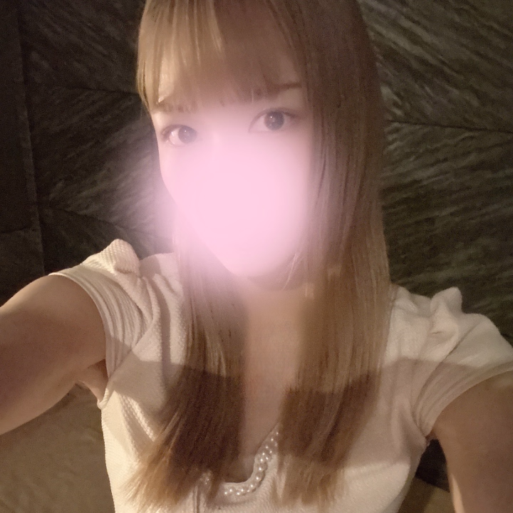 こんばんは〜🌟

今日も一日お疲れ様でした🌉

明日はお休みの方も多いと思うから、華金楽しんでね〜😊

予定が未定の方はぜひお店に遊びにおいでね😆🧡待ってるよん💕