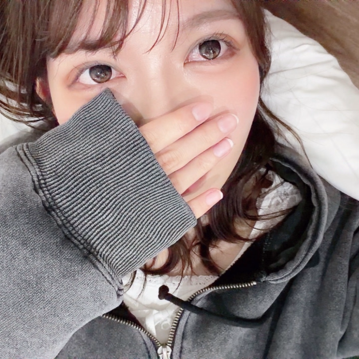 今月の水戸出勤もあとちょっと。
あっという間ですな〜

休憩して残りも頑張ります✨


📸はほろ酔いすずさん
心なしか目が酔っ払ってる🤭
お酒は旅行行った時しか飲まないけど好きです😊
