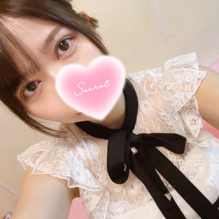 おはようございます！
今日も元気に向かっております💪🏻


あいにくのお天気な朝だったので起きるのがちょっこし大変だったけど早起きも手慣れたもんで😊✨
慣れて来た頃が1番やらかすから気をつけます🫡笑



早起きは三文の徳とよく言うけど、早起きする様になってからの個人的な1番の利点はわんちゃんのお散歩をよく見かけることだな〜🐶


でっかいわんちゃん見るとテンション上がる☺️
いつかは行きたい大型犬カフェ☺️

しばらくペットは飼えないと思うので
すずに会った時にぜひ写真見せて自慢してね←
わんちゃんでもねこちゃんでも他の小動物でも鳥類爬虫類両生類魚類でもなんでもこいです💪🏻


虫は種類によります←←





それでは本日もよろしくお願いします！