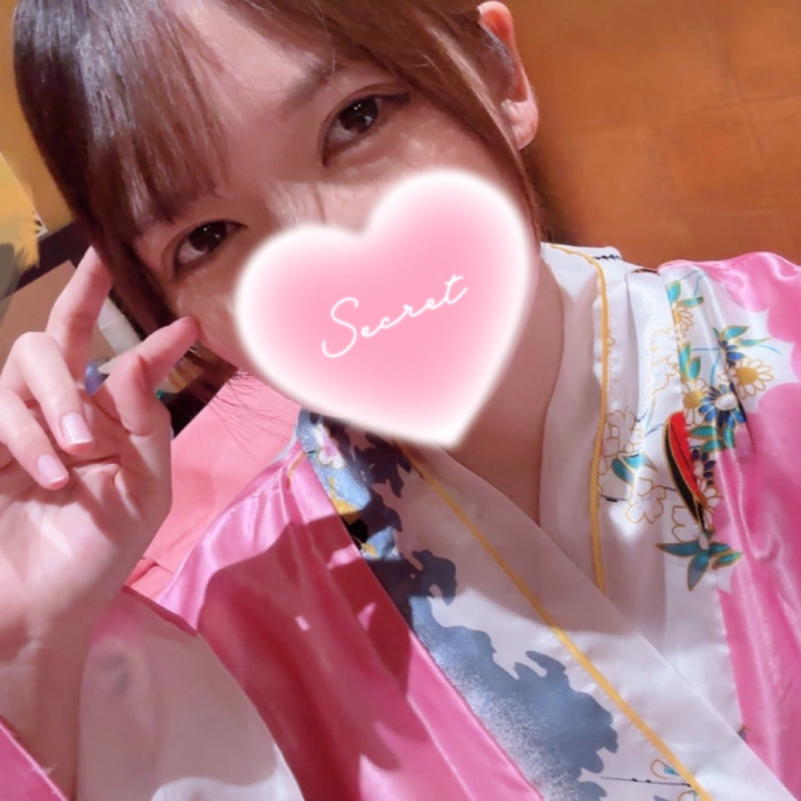 おはようございます！
乙姫宴最終日✨

昨日もとっても忙しくさせていただきました😊
また会えますように


今日は後半戦がちょっとご予約寂しい👉🏻👈🏻ので会いに来てくれたら嬉しいです☺️



昨日はピンクのお着物でした👘
最終日は何色でしょう？


寮の冷蔵庫に水を忘れるポンコツを朝からしてしょんぼりしておりますがお兄さんと幸せの時間をすごしてチャラにさせる予定です🌟←

2人で幸せ空間作ろ〜



それでは本日もよろしくお願いします！