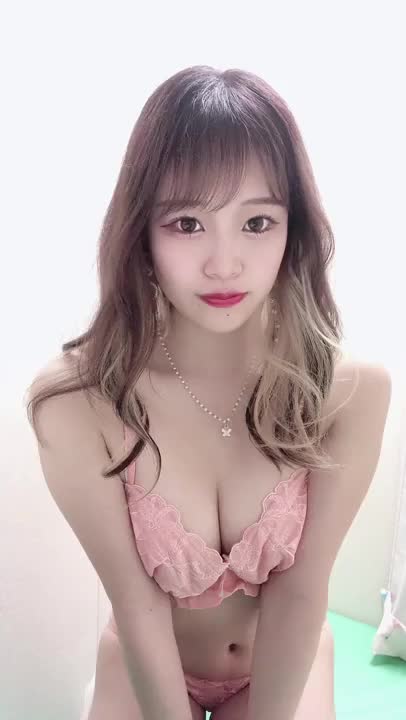 生着替えのぞいていきますか?😳🍓