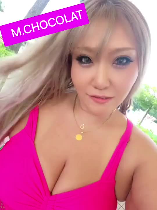 8月も終わっちゃったー🌺
去年のプールで焼けちゃったよ動画で🫶
ショコラは日焼けサロンで焼くけど外では日焼け止めです。笑
こだわりがあります🤣
気になる方は会いに来たときに🤫笑

本日もありがとうございました🖤
🌴🌊カグヤザゴールド🌊🌴でも
通常の予約でも沢山の方々が会いに来てくれて嬉しかったよー🖤
会いに来てくれてありがとうねー🖤
9月もよろしくお願いしますっ💋
月、火は休みで次回は水曜日から出勤になりますのでお時間合う方は予約お待ちしてますね🖤