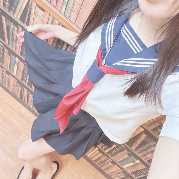 クラーク夫人
ありがとうございました🤗

休み前に
お兄様にお会いできて
楽しく過ごせました

明日から
３連休です！

昼職ありますー笑笑

次は
木曜日の２５日
１５時３０分からいます✨

​​​​​​​Instagram→ryo_ikuta_love