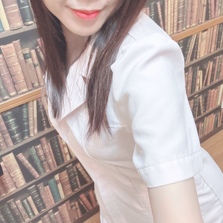 今日もエロく
クラーク夫人
スタートです☺️

２２時までいます💁‍♀️✨

エッチなお兄様と
お会いできるの
楽しみにしてます🥰

​​​​​​​Instagram→ryo_ikuta_love