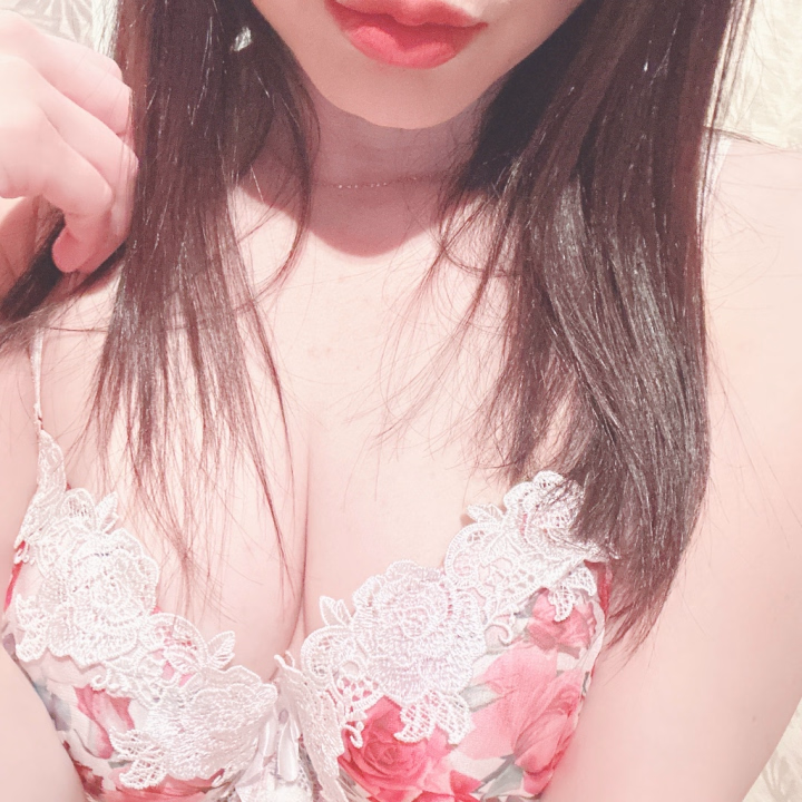 おはようございます

昨日の夜も寒かったです。
帰り
寒くて凍えました

厚着必要です

クラーク夫人
朝9時からいます

Instagram→ryo_ikuta_love