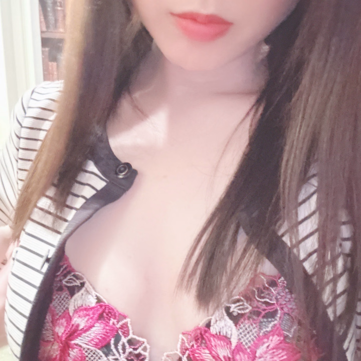おはようございます♪

お目覚めはいかがでしょう☺️

週末です👏🏻

今日は歯医者行ってから
クラーク行きます🙋‍♀️

​​​​​​​Instagram→ryo_ikuta_love