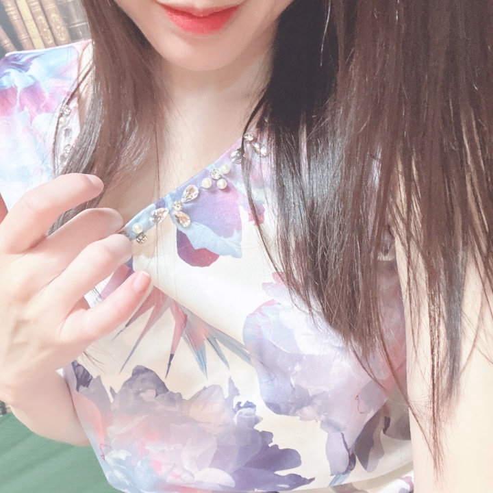 クラーク夫人は
３日

昼職は
２日

休みも今日で終わり

明日から
また
生田りょう
クラーク夫人へ

７月の予定
今日考えて明日以降
だします🙋‍♀️

​​​​​​​Instagram→ryo_ikuta_love