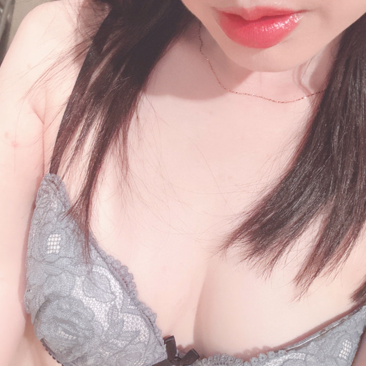 クラーク夫人
今日は朝からいます

人肌恋しい時は
クラーク夫人ですよ✨

ぬくぬく
したいですね

Instagram→ryo_ikuta_love