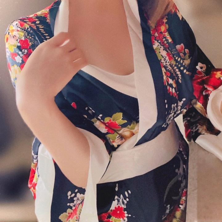 明けましておめでとうございます🎍✨
あっという間に年越しましたねΣ( ˙꒳​˙  )!

2026年の抱負は『日進月歩』になりました🏔️
努力を怠らず、自分のペースで少しずつでも進歩できればなと思います😌💭

皆様にとってステキな1年になりますように…🍀
本年度も、よろしくお願いいたします🙇‍♀️💗

🌷　あやより　🌷