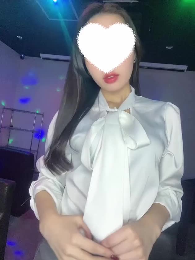 1回戦もありがとう🫶
今回は
先生とえっちなこと...しよ？❤︎
ということでえっちな女教師風コスプレ❤︎

いいねとギフト
で応援お願いします🌹

1日１回無料で送れる5Pギフトもあります❤︎
毎日ください🥰🥰
あ、ちなみにいいねは5回タップできます笑