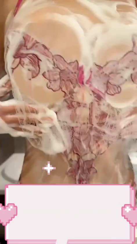 お昼は暑くなってきたので

おっぱい泡洗体もしてます😊✨

ご興味のある方は

りんかに直接会ったときにリクエストしてみてくださいね🌸*･