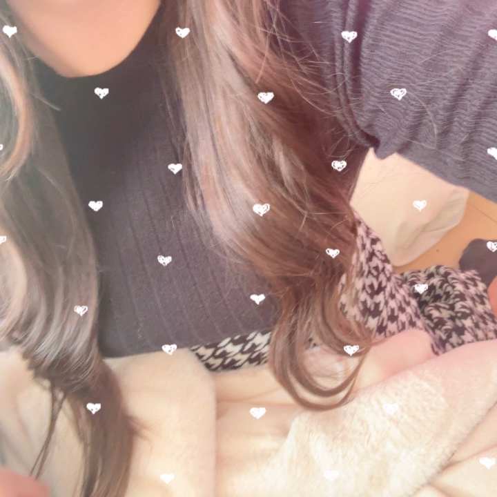 こはるです·͜·ᰔᩚ

本日会いにきてくれたお兄さん
ありがとうございました🫶
まさかの本指名のお兄さんだった！！
覚えてくれてて嬉しかったなあああ

(過去にこはるとお会いした事のあるお兄さん達へ)
以前お会いした時よりムチムチ増加してしまったので驚かないでね🥺🥺🥺
嫌いにならないで🥺笑

(まだお会いした事のないお兄さん達へ)
少しでも興味もっていただけると
嬉しいです🫶
※細い子が好みな方は他の子へ♡

自分磨き、がんばります🔥🔥🔥

明日も12時〜15時30分まで出勤してるので、お誘い待ってます☺️