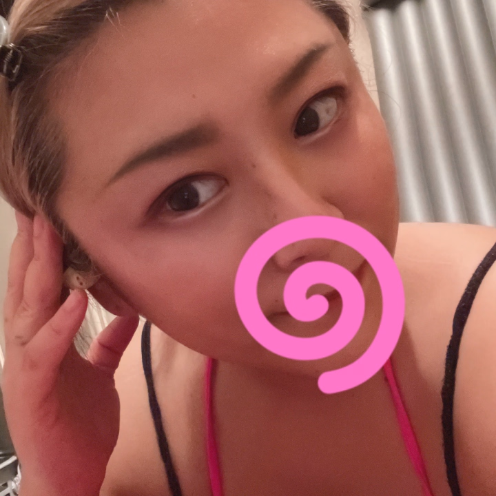 今日の朝早く、山手線がダメだったらしい！

なんとその前の電車に乗ってた私、無事はやく到着！🚃

通勤ラッシュ嫌すぎてだいぶ早く来てるのです。

本日もラストまでお待ちしてますう！

先週ぶりの本指様お待ちしてるね💕︎
