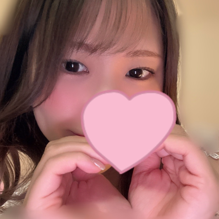 おはようございます🌞
⁡
熱が出て体調が良くなかった為
お休みをもらっておりました。
⁡
本日、帰りますが
15時まで出勤して帰ります。
宜しくお願いします✈️
⁡
ふたば🥕