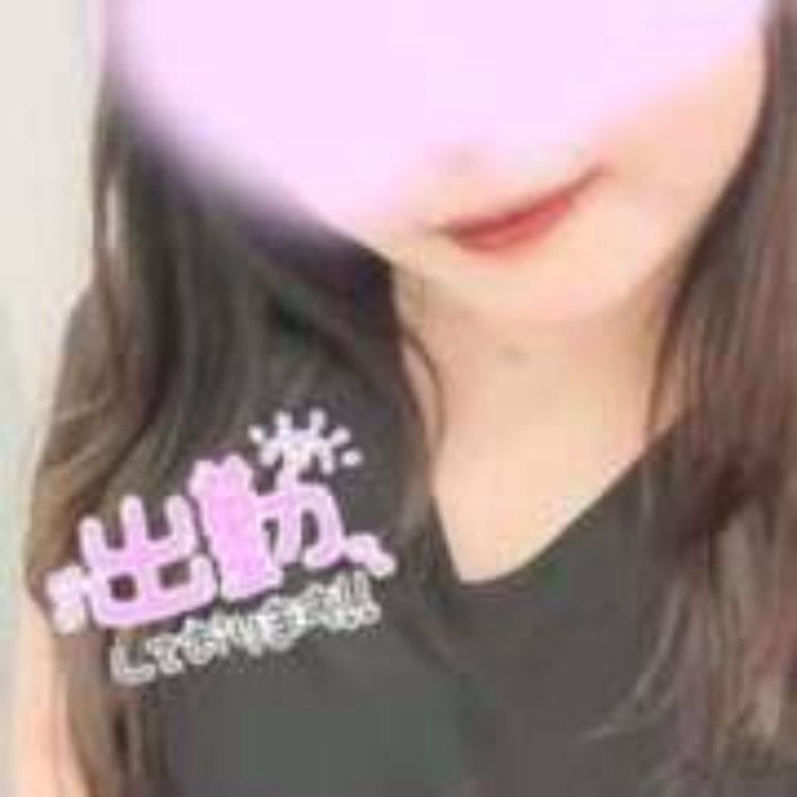 こんばんは、ひなです


長時間、長期間出勤できるのは
9月くらいまでになると思うので


会えるうちに会いにきてほしいです


予約はこちらから


はじめましてのお兄さんは
オキニトークからくれると嬉しいな