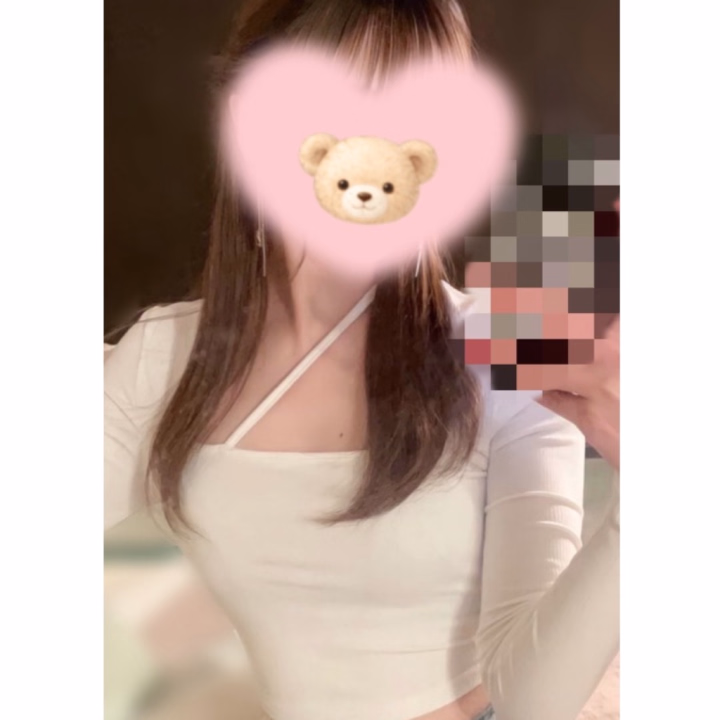 花粉症で体調崩してて今日はお休みいただいてました‪😖💧‬

沢山寝て復活したけん
明日からまた出勤します❣️

すでにご予約いただいてて嬉しいです(；；)

たくさんの女の子の中から【れいな】を選んでくれたお兄さんには全力で御奉仕します ⭐️⸝⸝꙳

もちろん指名なしのお兄さんにも！だよ！

でもやっぱり指名してくれたら特別感があるけん普段よりもっと色んなことして喜ばせたいって思っちゃう...💭💓

いつも沢山のご本指名様ありがとうございます🥲♡

写真指名もネット指名もとっっっても嬉しいです

明日もお兄さんたちと甘い時間過ごせたらいいな〜😳

2980卒業まであと1年もあるぞ！って思うけど、1年しかない😵‍💫💦とも思えちゃいます...

長いようで短い1年だから沢山の素敵なお兄さんと出会いたいし素敵な思い出いっぱい作りたいです💐🤍

卒業する時に思い出せる素敵な思い出が沢山できるといいな...💫

絶対に後悔はさせないけん会いに来てね🐰

ではではまた明日(｡･ω･)ﾉﾞ

お兄さんたちも体調気を付けてね🍃

れいな