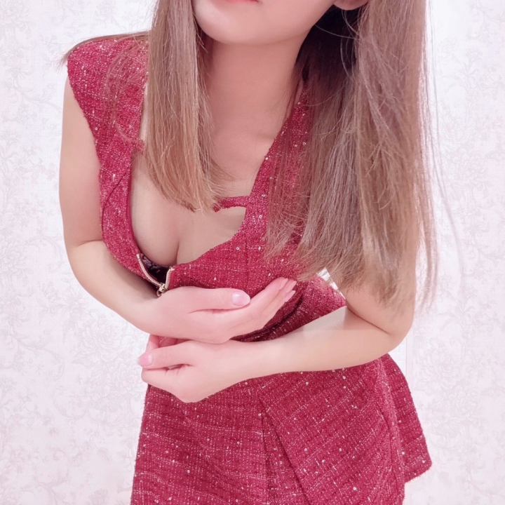 やっほ〜っ（՞>‎⩊<՞）♩
るあんですっ🤍🫧🎀

今日は1番好きなお天気だったなぁ☀️💗

愛犬とランランに行ってきたよ〜っ🐾♩
今日も楽しそうに遊んでくれて、
飼い主はとっても癒された休日でしたっ🐶💞

楽しそうな姿を見てるだけで
幸せな気持ちになるねぇ🥹💗🫧

そして明日は…
⏰ 10:00〜18:00
出勤ですっ🛁🤍

明日…というか、
10月後半は全体的に
ご予約お取りしやすくなってます🥲💭

ちと寂しい…💧笑

なので、るあんが寂しくならないように
お誘いしてくれたら嬉しいですっ🥹🎀🤍

たくさんのお誘い待ってるよ〜〜T ˙̫ T♡🫧