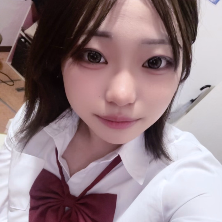 初めまして🧡新人のひなです💛
右も左もあまり分からないこの業界に飛び込んで来ちゃいました💭
お兄さんのおち〇ぽがむくむくとおっきくなるのを見たらひな、の、あそこも…💭🤭
まだ何色にも染まってない「ひな」をお兄さんの色に染めてください💕
お誘い待ってます🫶