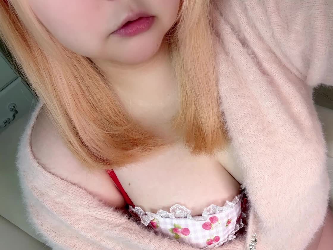 少し見れてない間にアイテム？くれてたりトークしてくれてるお兄さんいて嬉しい💕

ありがとう🫶🏻💓💓💓💓

実際に会える日が楽しみで仕方ないちのちゃんだよぉ🧸💕

派手髪好きさんもちのが気になるお兄さんも楽しみに待ってるよん💞