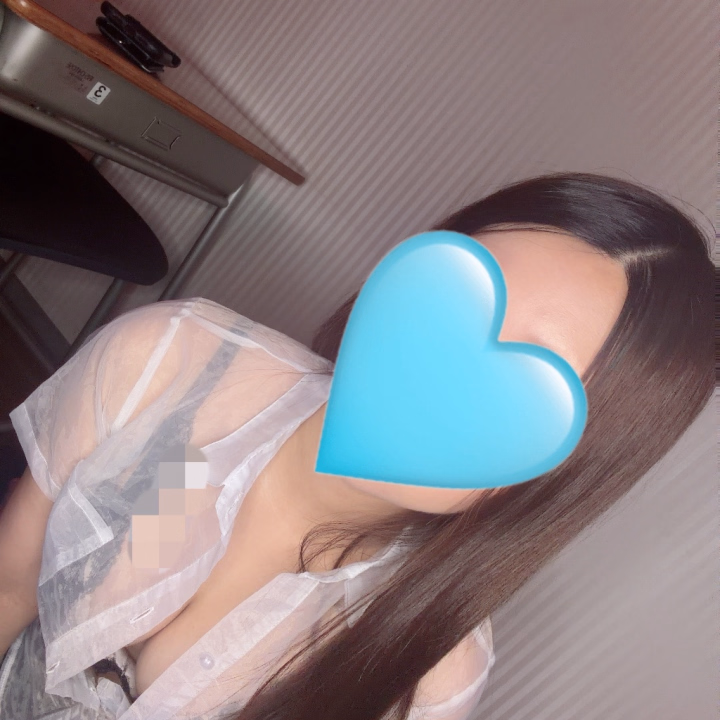 昨日はイベント終わりだったから暇になるのかなって思ってたんですけどほぼ休憩なしで忙しくさせてくださってありがとうございます🥰

来週はたくさん出る予定です❣️

また後で来週のシフト乗っけますね🌟

明日は短いですが18時~21時半でいるので事前予約お待ちしてます🤍