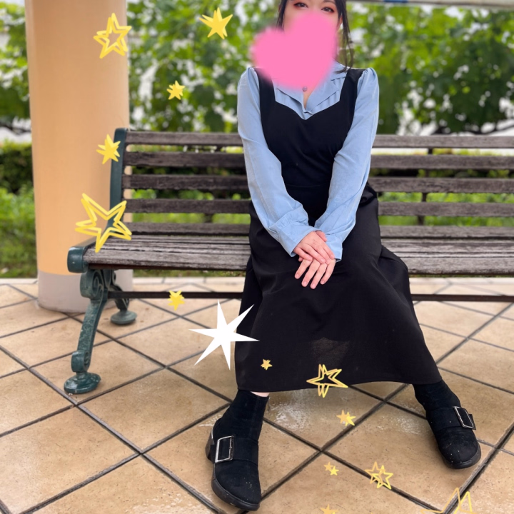 今日はお仕事お休みの方
多いんですかね？(=ﾟωﾟ)ﾉ

イロハはもちもちしてますよ╰(*´︶`*)╯

お遊び出来るのを
楽しみにしてますよ(●´ω｀●)