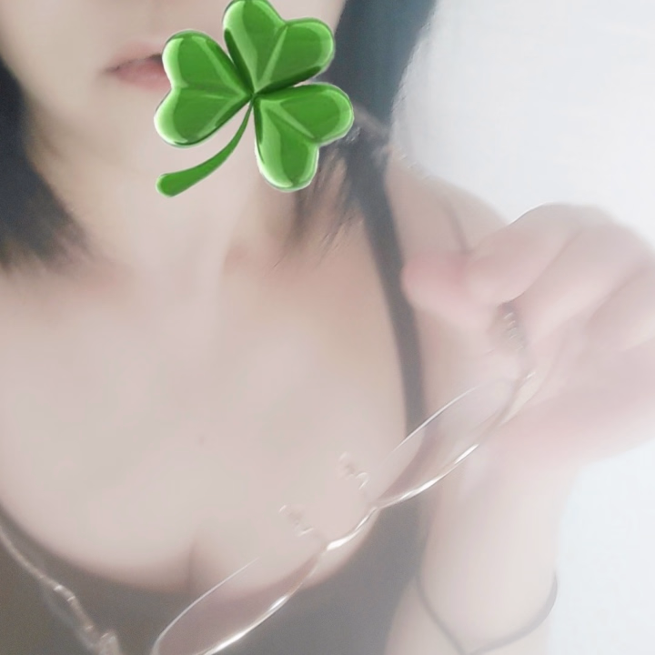 高田のホテルにお邪魔しました✨

​今日はお仕事終わりに、リフレッシュしに来てくれたあなた‧₊˚⊹

​あなたのたくましい体に、思わずドキドキっとしちゃいました……♥
それに……アレもとっても綺麗で、思わず見惚れちゃいましたよ🤭

​いろんなお話もとっても楽しくて、もっともっと聞きたくなっちゃった

​そしてお楽しみの時間では、片桐のお口で気持ちよくなってくれてすっごく嬉しいです💋
喜んでくれる姿に、私も幸せな気持ちになっちゃいました(〃ﾉωﾉ)

​雨の中、お仕事帰りにとろけるような最高の時間をありがとうございました✨

​また、いつでもリフレッシュしに来てくださいね