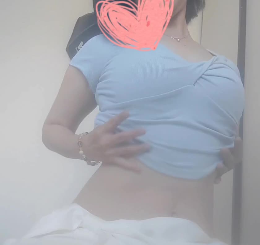 お疲れ様です、片桐です( *ˊᵕˋ )

​明日から6月ですね！
来月もあなたといっぱいイチャイチャして、まったりとろけるくらい楽しめたら嬉しいな♡

​実は来週、いつもはお休みの月曜・火曜も出勤なんです‧₊˚⊹

​━━━━━━━━━━━━━━
​6/1（月）10:00〜20:00 ★
​6/2（火）10:00〜20:00 ★
​6/3（水）13:00〜20:00
​6/4（木）10:00〜20:00
​6/5（金）10:00〜20:00
​6/6（土）10:00〜18:00
​6/7（日）お休み
​━━━━━━━━━━━━━━

​いつもと違う曜日のデート、なんだか新鮮でワクワクしますね(๑˃̵ᴗ˂̵)

​「このタイミングで片桐に逢いたいな…」って思ってくれたら、とっても嬉しいです‧˚₊*̥(∗︎*⁰͈∀⁰͈)‧˚₊*̥

​あなたと過ごせる時間を楽しみに待っています♡