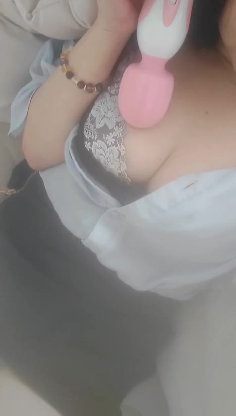 実は片桐、とにかく情熱的なキスが大好き( ˘ ³˘)♥

​それに……自分でもどうしようもないくらい、
全身がトロトロに敏感なんです

​短い髪から覗く無防備な首筋を、
熱い吐息でなぞられて……

​そこから指先でゆっくり、焦らすように
優しく愛撫されるだけで
もう、ゾクゾクする熱い痺れが止まらなくなっちゃいます

​あなたに優しく支配されて
身も心もとろけちゃうのが大好きな『M』な片桐を
今夜はもっと奥まで可愛がってくれませんか？

​気持ちよすぎて、我慢できずに溢れ出してしまうのは……
あなただけの秘密です🐳💕

​恥ずかしいけれど、愛されて火照ったありのままの片桐を
あなたの身体で全部受け止めてほしいな( //Д//).:*

​┈┈┈┈┈┈┈┈┈┈┈┈┈┈
🍀 片桐の個人イベント 🍀
┈┈┈┈┈┈┈┈┈┈┈┈┈┈

​✨ 本指名料 【 無料 】
✨ ＋10分サービス
✨ 日記用の写真撮影（片桐のスマホ）をしてくれる方も大募集中！

​5月末までの限定イベントですっ一( * ॑꒳ ॑*)
この機会にぜひ、片桐をお試しに来てくださいね♥