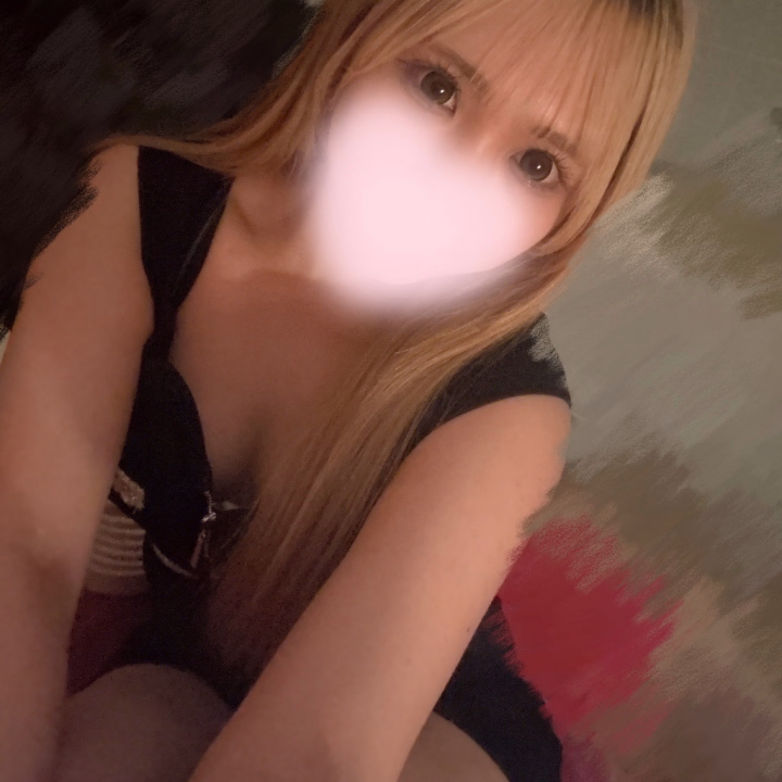 おはよー❣️くるです✨
今日は7.5-15時までいます🥺最近ストレートするのハマり中👈🏻 今日はどんな髪型にしよーかなぁ💭 
今日もみんなくるに会いに来て❣️
待ってるよー🎵💕