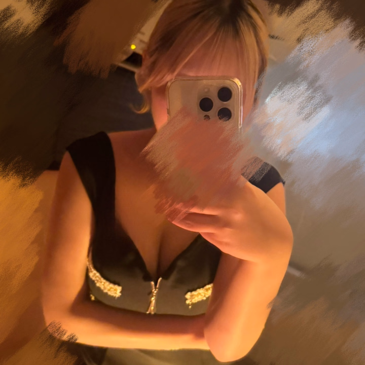 くるです✨本日🈵ありがとうございました🤍
色んなお兄さん達とお喋りもできてすごい楽しかった❣️明日も出勤してます✨
くるに沢山会いに来て欲しいなー🎵💕