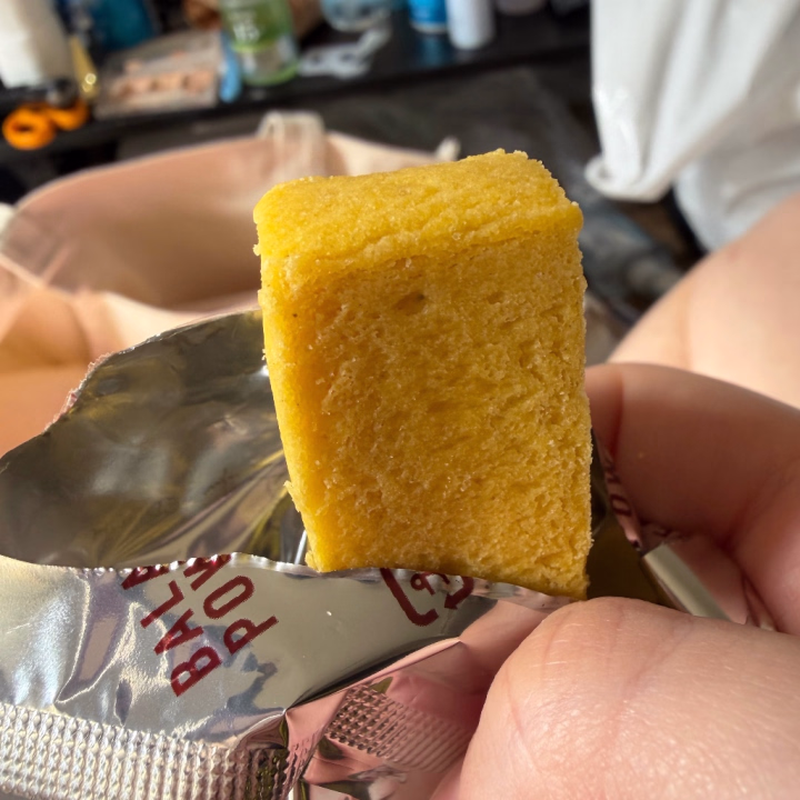 こんばんは！えまだよ🫶

こういう栄養食みたいなの初めて食べたんだけど、思ったより全然美味しかった〜🥺✨

正直あんまり期待してなかったんだけど、普通にパクパク食べちゃった😽笑

みんなは食べたことある？♡