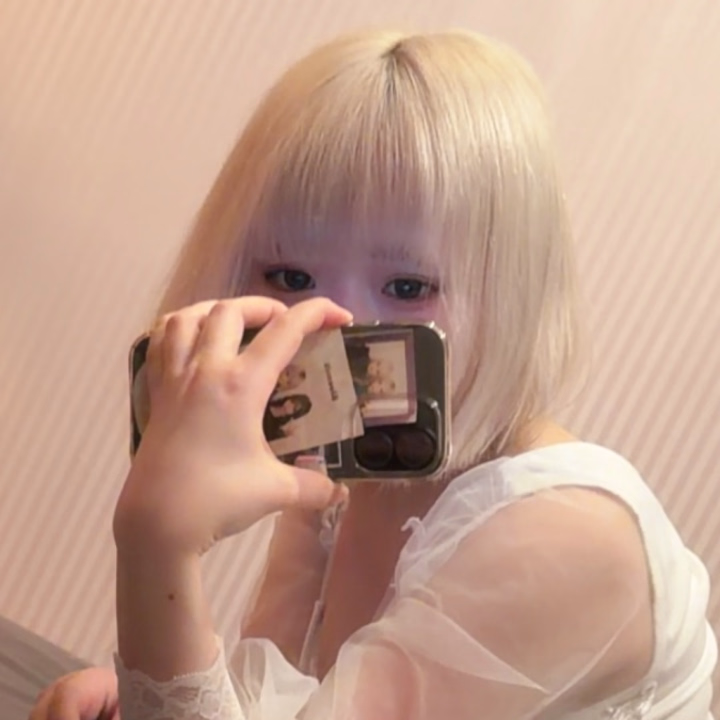こんばんは〜えまだよ🫶

今日会いに来てくれたお兄さんたち、ありがとうございました🥰

いっぱいお話できてあっという間だったな〜😽✨
まだまだ緊張することもあるけど、優しいお兄さんばっかりでいつも助けられてます🥺

また会えたら嬉しいな♡
おやすみなさい〜🌙