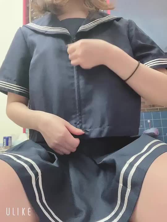ノーブラって興奮しちゃう🤭
脱いだら何も着てないっていちばんドキドキするよね💕︎
お兄さん達はどんなことに興奮しちゃう？
まなに教えて

まな