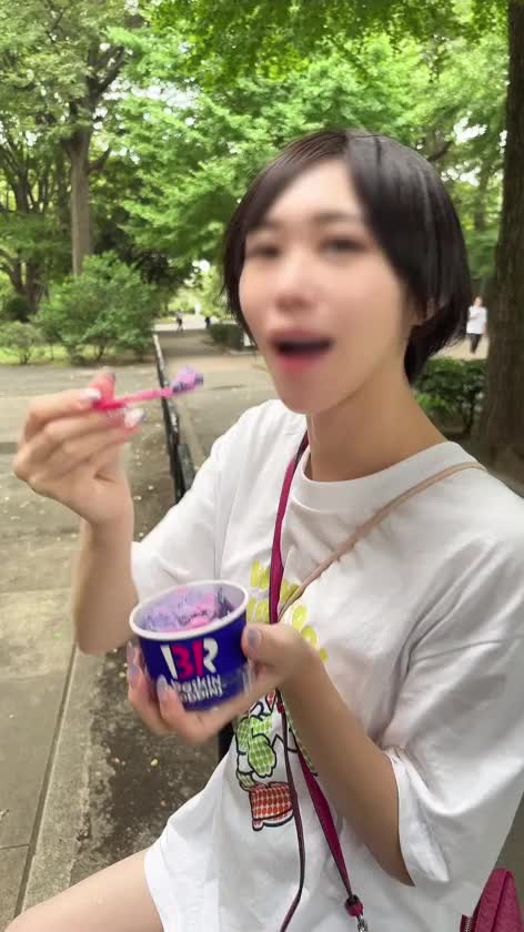はいっ！あーん
しなーい💞

実は食いしん坊かえで🍁です笑

特に甘いものには目がない笑
甘いものでもアイスとチョコが大好きなの🍨🍫

可愛いとなって思ってくれたら
イベント応援してね📣

そして、遊びに来てね💞