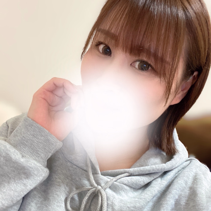 おはようございます♡

昨日遊んでくれたお兄さま方
ありがとうございました(*´꒳`*)💕

昨日もたくさん楽しい時間を過ごせて
とってもはっぴーでした♡

ぜひまたお待ちしてます♡

残りの出勤も今日と明日の２日間！
あっとゆうまだーーー🥺
明日は短い時間になるので
夜しか遊べないよー！ってお兄さまは
ぜひぜひ今日のお誘いお待ちしてます♡

今日も10時〜出勤❣️

お誘いお待ちしてます♡