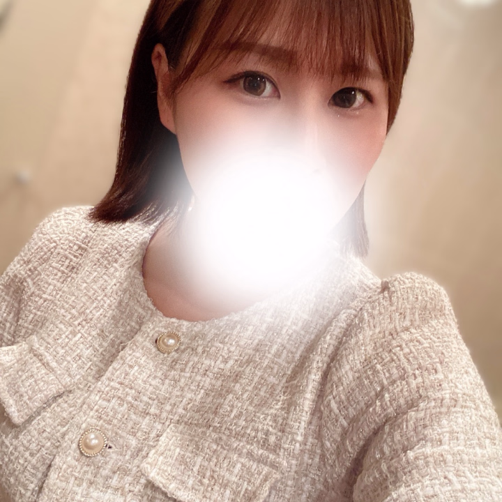 こんばんは♡

今日もスタートから遊んでくれた
お兄さま方ありがとうございました♡

お仕事だったお兄さま
今日もお疲れさまーー！！
連休明けって気分も体も
どよーんだよね🥺

そんなお兄さま♡
お仕事帰りやお出かけ帰りに
すっきりさっぱりしませんか( *´艸｀)💕

一緒にハッスルすれば
今夜はぐっすりだね♡笑

今日もラストまでいるので
夜もお誘いお待ちしてます♡