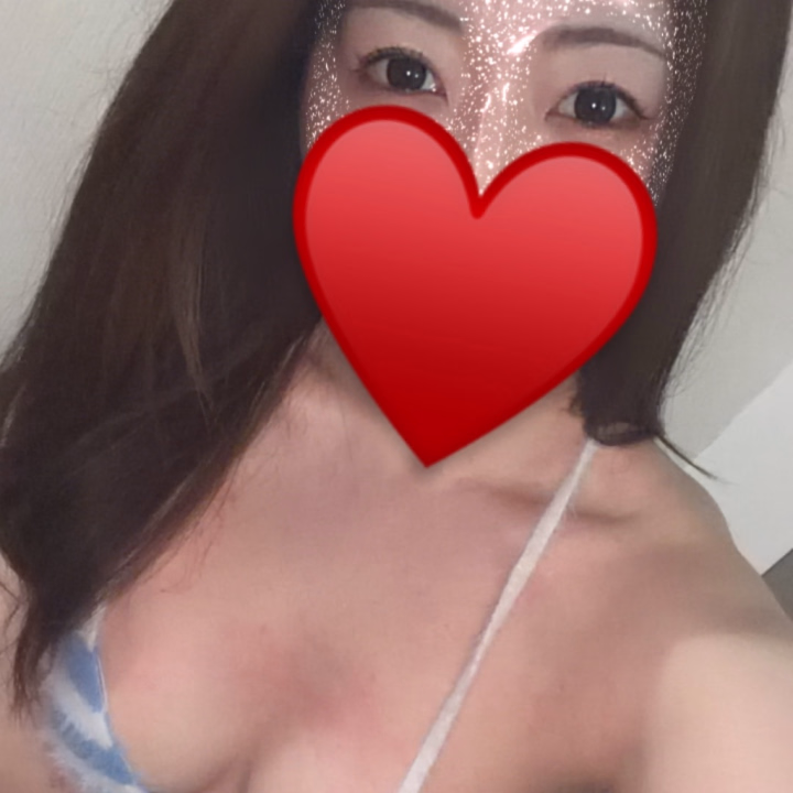 1年ぶりのmっと感覚忘れてなくて
1人で感動してました😘❣️
なのでお任せ下さい(  •̀֊•́ ) ̖́- ﾏｶｾﾛﾘ


差し入れ系の質問頂いたので
こちらで少しお答えさせて頂きます。
乳製品アレルギーを持ってるので
コンビニスイーツ等の差し入れはお気持ちだけ受け取ります🕊️
カリカリ梅とか昆布とかおつまみ系は飛んで喜びます🤣
お飲み物も同様にミルクティ系は飲めないので
レッドブル等だと嬉しいです✨

来てくれるだけで嬉しいので気を使わないで頂けたら🥰🫶

このあともラストまでよろしくお願いします🫧