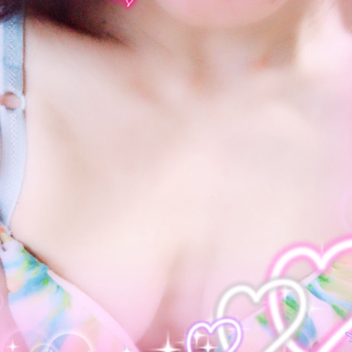 お仕事を今週も頑張って華金を楽しみにしていた紳士様も多いかな〜？🎶

1週間の癒しに
そらといっしょにおもいっきりリフレッシュしちゃいましょうね💕︎


沢山吸い取っちゃいますから🍀*゜