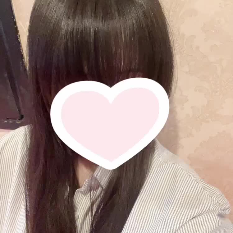 今日は湿気が凄いのか、髪の毛がふわふわしてます☁️