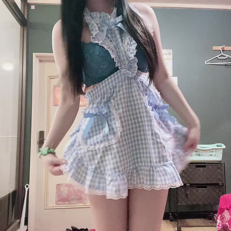 実はエプロンの後ろ姿はT型の下着なんです、、///

普段はちゃんとしたパンツ型やけど
たまにはいいかなと思って履いてます💭