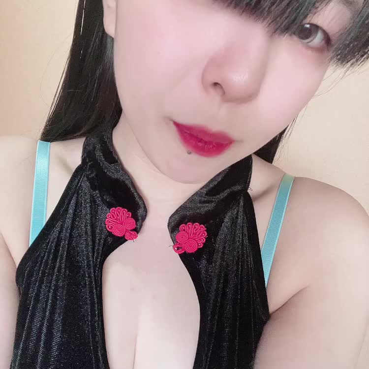 少しだけ顔出してるの特別やからね🤫