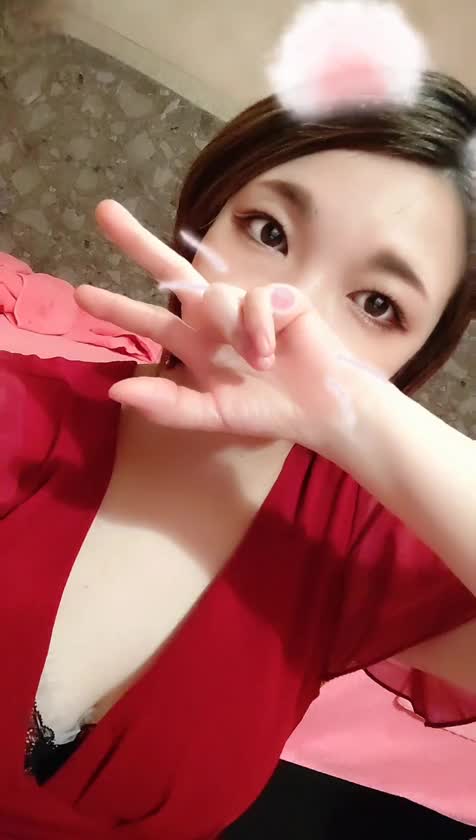 ともかの自己紹介🐹

お兄様をご奉仕するのが大好き❤️❤️
マッ◯が得意で、お兄様とたっぷりぬるぬるイチャイチャしたいな😋💞

好きなことは、お酒🍶、ダイビング🤿、ペットのモルモットちゃん🐹と公園で日向ぼっこ☀️
お兄様の好きなこともたくさん聞かせて？💕

責め責めするのも💕されるのも…💕
大好き❤️
一緒にたっぷり濃厚な時間過ごそうね💋🫧