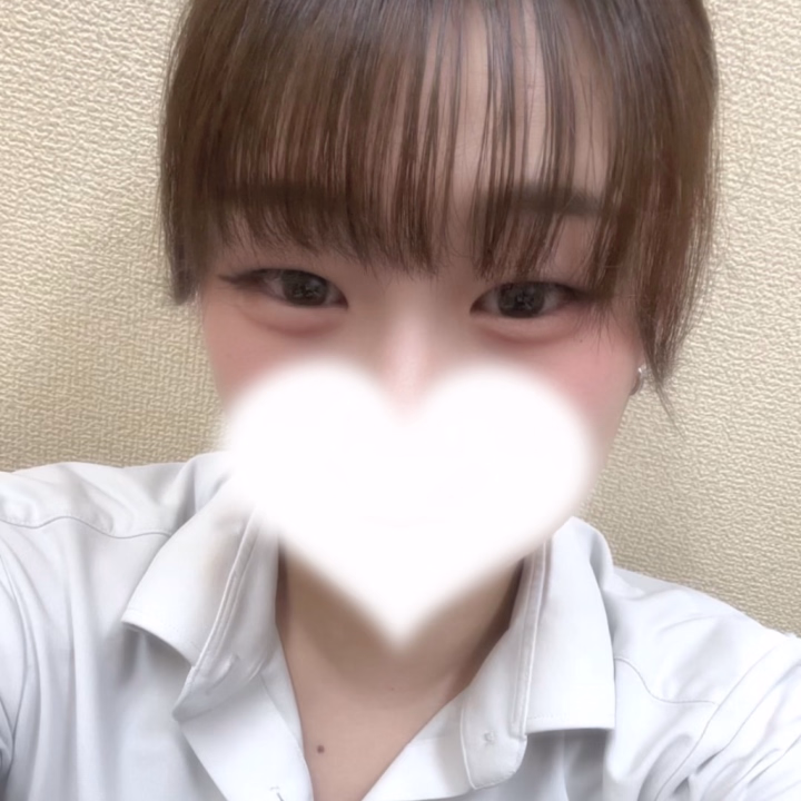こんばんは🌙
れのです🐰🤍

登校してます✨
今日もラストまでいるよぉ💕

ご予約ご来店お待ちしております🥰

れの🐰🤍