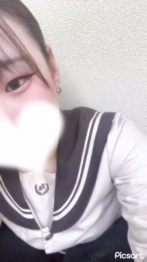 れのです🐰🤍

今日来てくれたお兄さん方ありがとう😊💞

明日は感謝祭だよぉー！！！！🫧

れののこと少しでも気になったら遊びに来てね🥺🫶

待ってるよぉ〜❤️