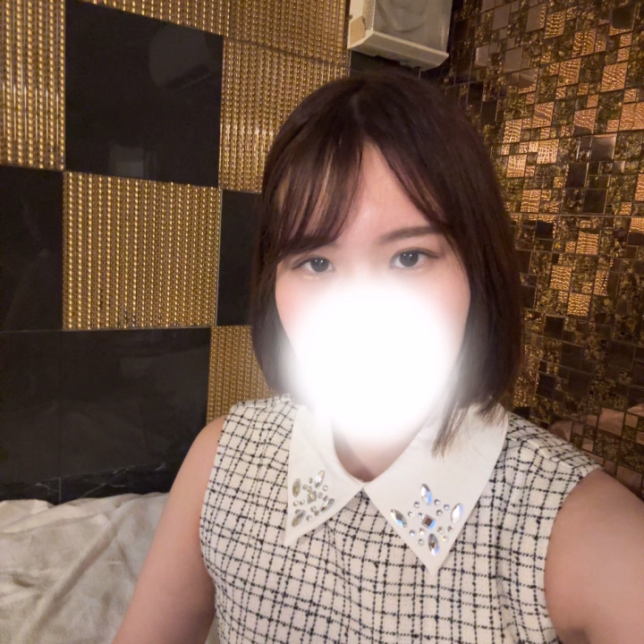 ちかげです☺️

本日もありがとうございました💖
本指名様来てくれてありがとう〜
とっても嬉しかったです✨

連日本指名様が来てくれてハッピー😀


今日は結構プライベートのことたくさん話した気がする🙂
好きなアイドルとかの話をしてるちかげは多分かなり楽しそうにしてると思っております💭


写真は少し前のですが、連休の間色々なところに行くので、この数日の間に美容院行って、まつげパーマにも行きました👀

今度ちゃんと自撮りするね😭


次は20日の予定ですが時間短縮するか遅番に変更するか悩んでおります😣
あるいは変わらない可能性も、！

また更新しますね👍


それでは😆
おやすみ楽しみます🫶🏻