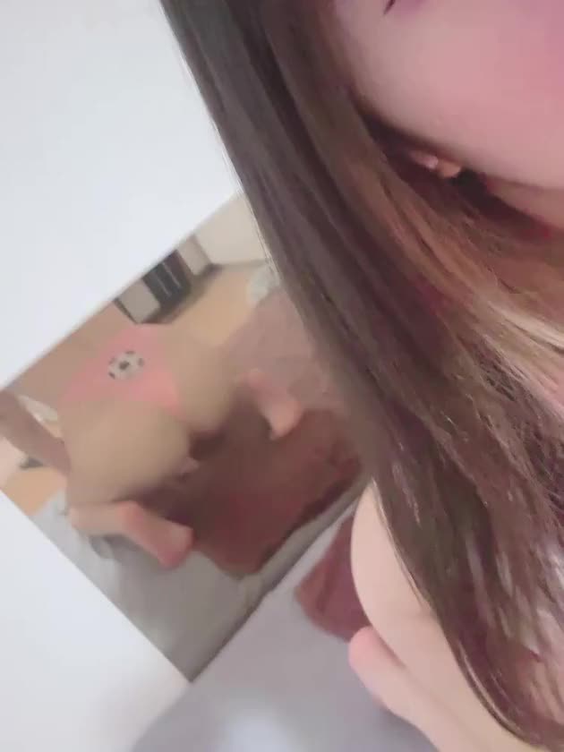 このTバックなんか盛れる💖
おしりも自慢なんですっ🍑💓

みんなそろそろお昼やすみかな？
お仕事終わりにむちむちのおしり堪能しにきて🎀