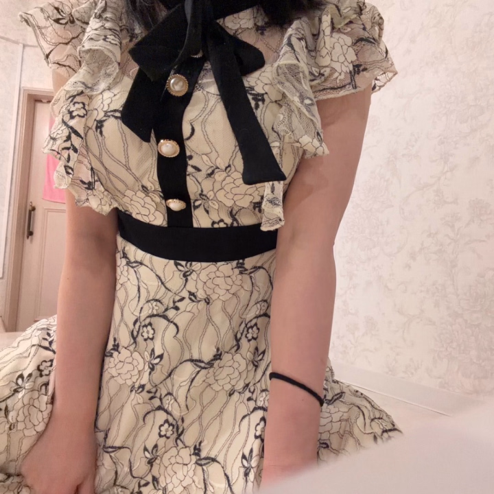 スマホスタンド忘れちゃってなんか盗撮風になっちゃった😂(笑)


日曜19時からでちょいと遅い出勤だけどあなたに会えるの楽しみにしてるからね？❤️



絶対後悔させないっ❣️