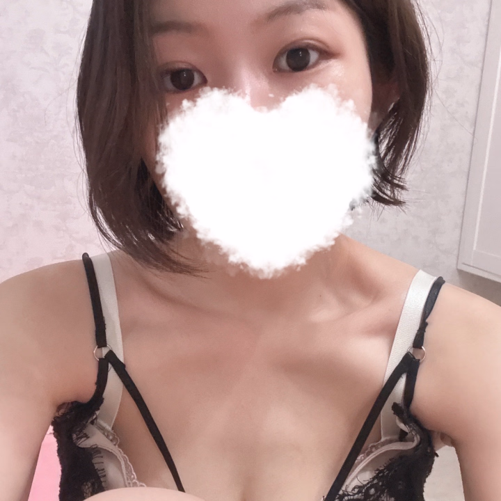 今日は出勤日🖤
タイミング合ったら会いにきてね…♡